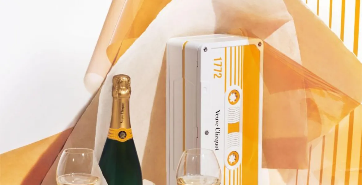 Veuve Clicquot má retro balení v podobě audiokazety