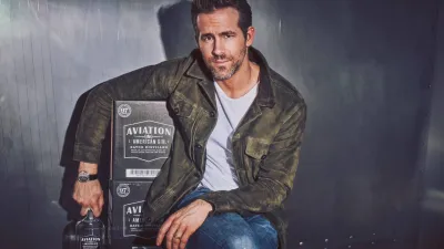 Diageo zaplatí 610 mil. dolarů Ryanu Reynoldsovi za jeho Aviation Gin