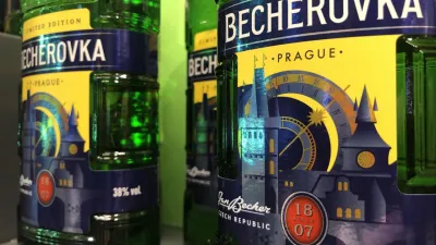 Na trhu je limitovaná edice lahví Becherovka Cities 