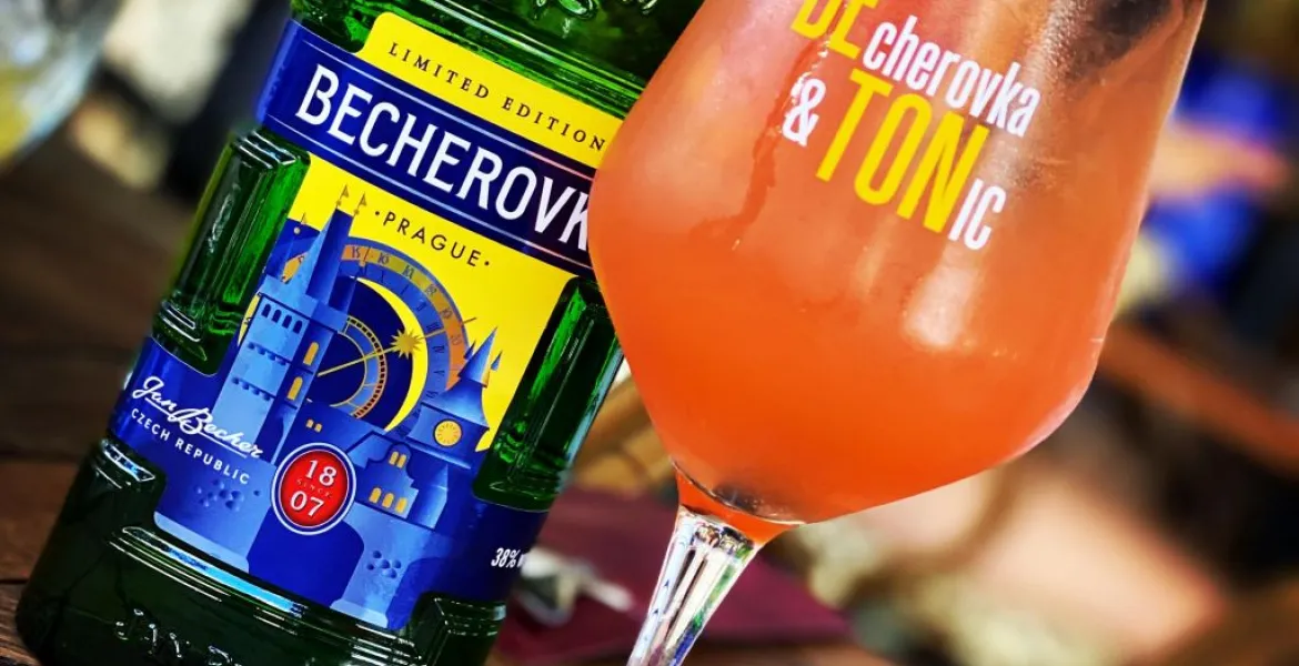 Becherovka má v centru Prahy svůj první Bar & Shop