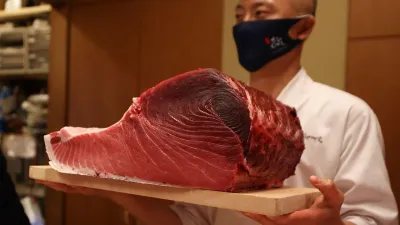 Rekordně levný tuňák se v Tokiu vydražil za 4,3 milionu korun