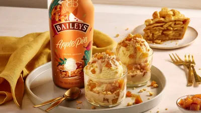Baileys rozšiřuje portfolio. Limitovanou podzimní novinkou je Baileys Apple Pie