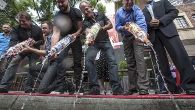 V Kanadě a USA končí ruská vodka ve výlevce nebo na chodníku. Bojkot zahájil i pražský bar