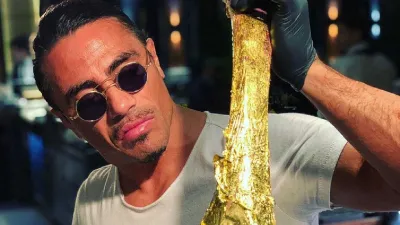 Salt Bae otevřel restauraci v Las Vegas. Nabízí tam pozlacené steaky i kafe