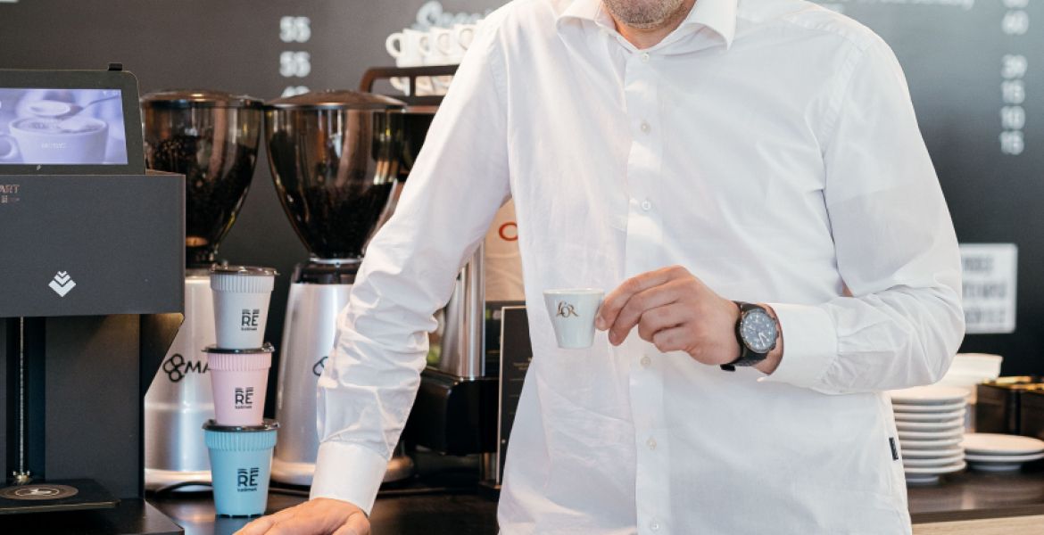 Filip Sajler otevřel na Pankráci novou kavárnu L’OR Café. | Foto: se svolením Perfect Canteen
