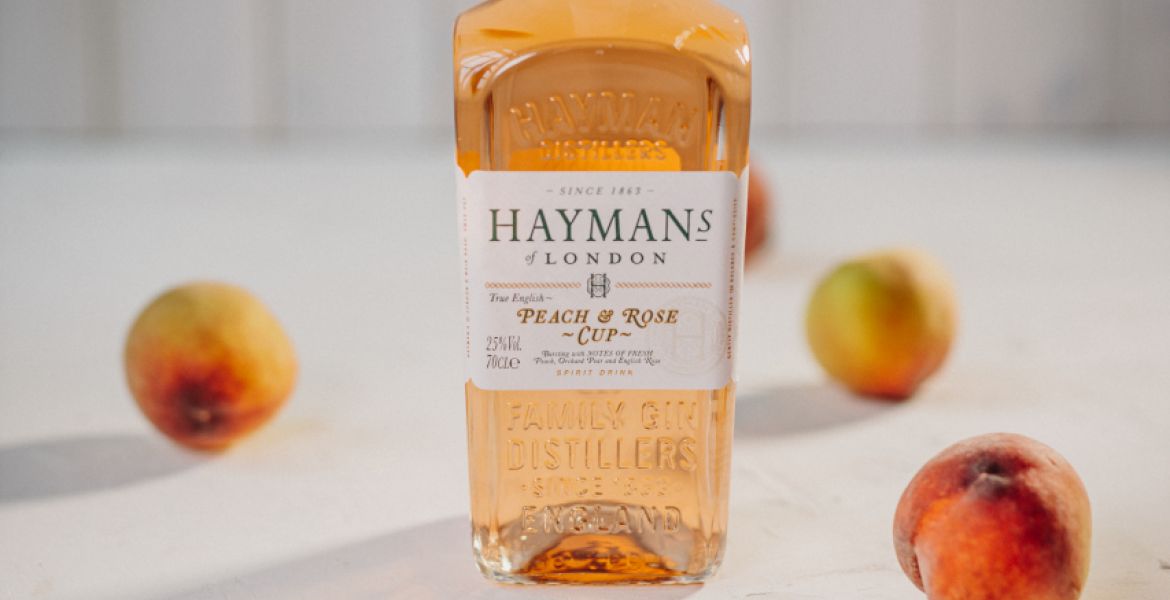 Hayman’s Peach Rose Cup je delikátně vyváženou kombinací. | Foto: se svolením Premier Wines & Spirits