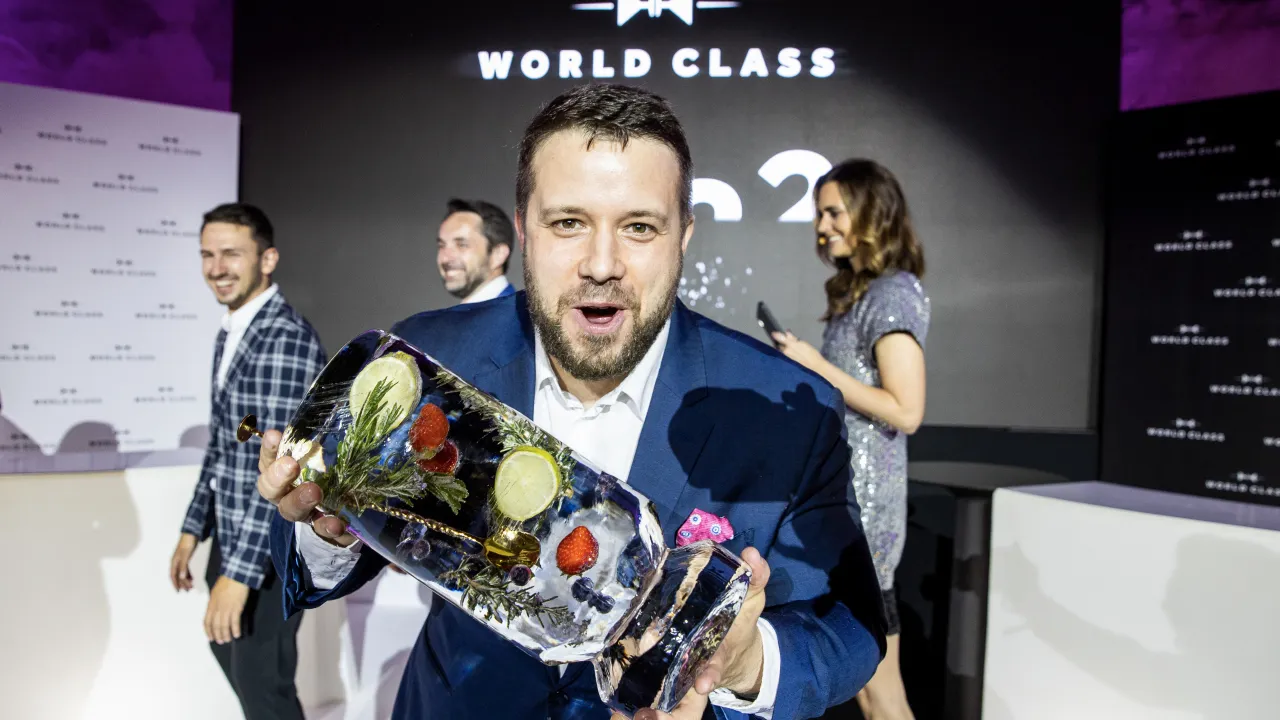 TOP barmanem České republiky je Vítězslav Cirok. Podruhé dokázal vyhrát World Class!