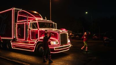 "The Magic of Giving“. Coca-Cola posílá do měst ikonický kamion a přispívá na charitu