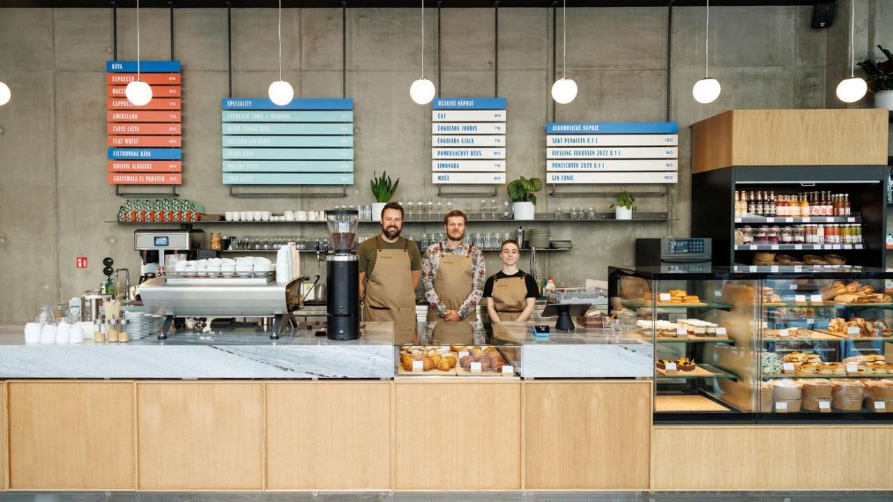 Nová kavárna doubleshotu otevřela v Masaryčce. Nabídku je vidět už z ulice