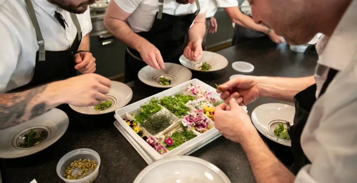 V newyorské restauraci Smyth, která nově dostala ocenění třÍ hvězd Michelin Guide. | Foto: Se svolením restaurace Smyth