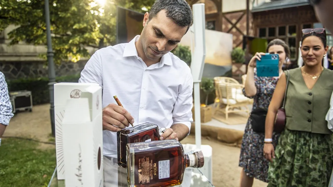 Metaxa představila prémiovou novinku a nového Metaxa Mastera. Bude střežit a rozvíjet dědictví značky