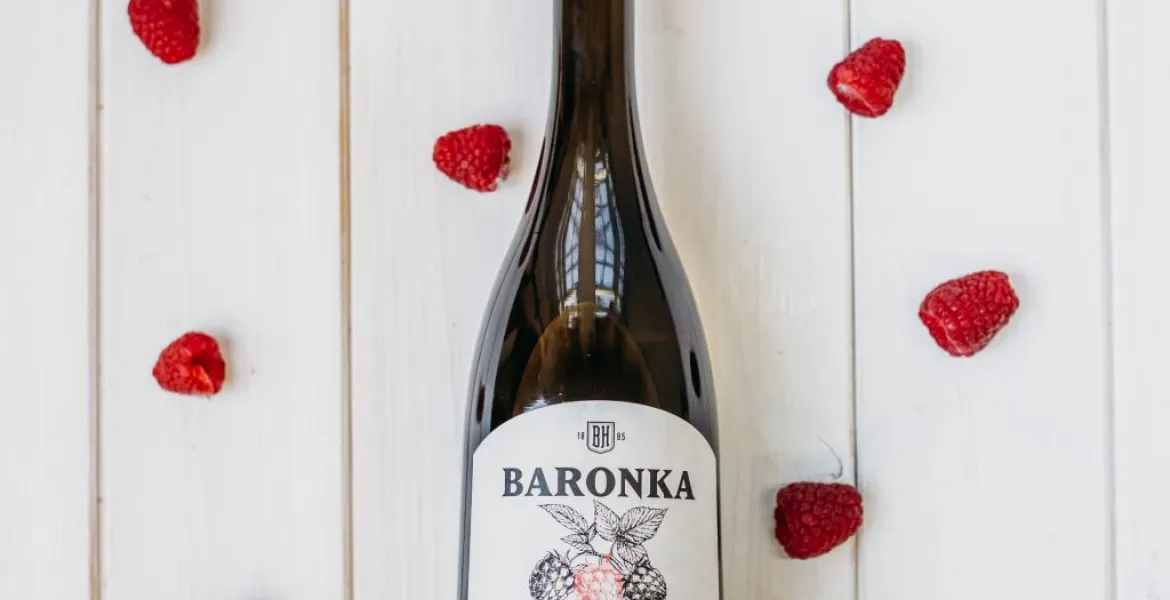Baronka má nově delikátní malinovou nebo hruškovou chuť. | Foto: se svolením Premier Wines & Spirits