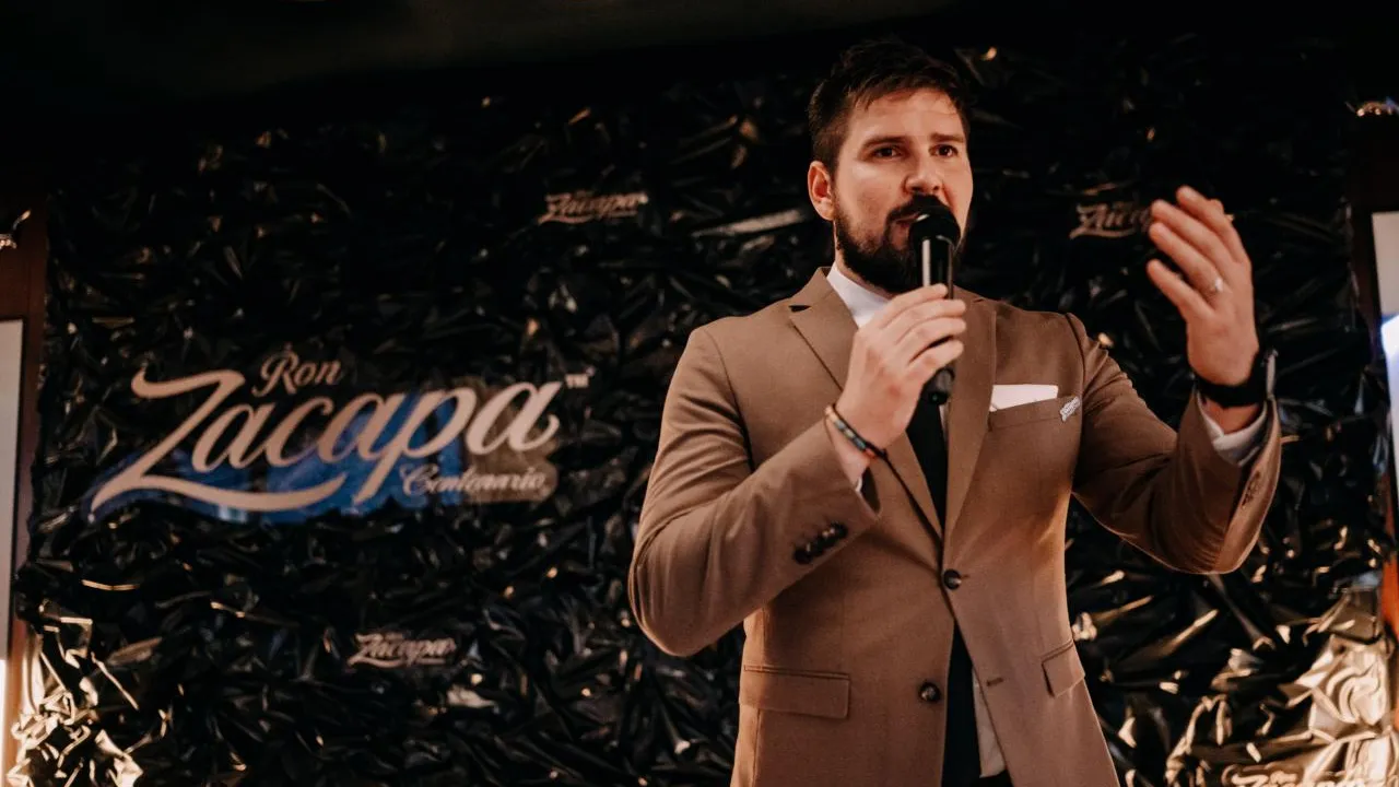 Oblaka hostila exkluzivní večeři s rumem Zacapa 
