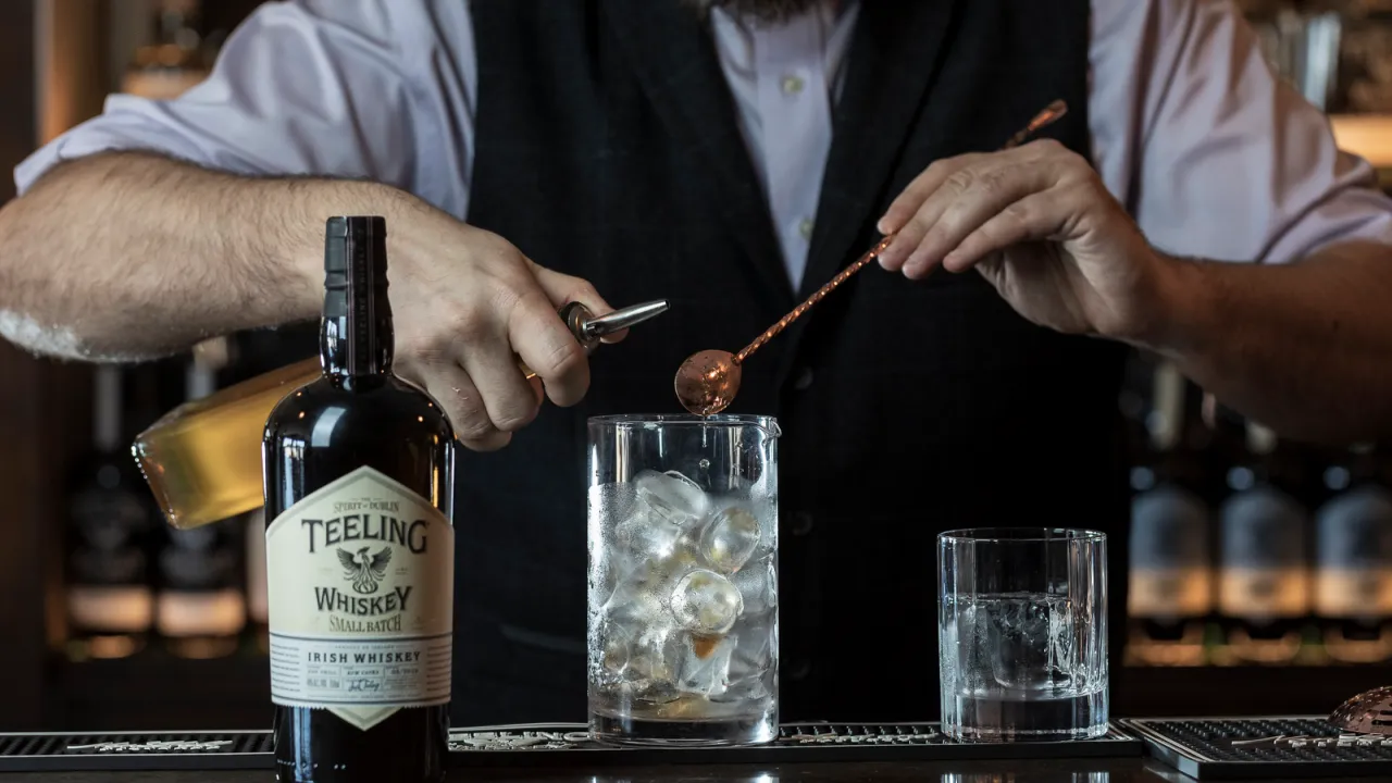 Teeling Whiskey: Řemeslná, průkopnická irská whiskey s duší Dublinu