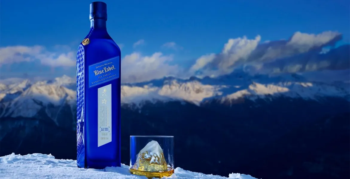 Johnnie Walker a luxusní značka lyžařského oblečení Perfect Moment představují Johnnie Walker Blue Label Ice Chalet. | Foto: se svolením STOCK Plzeň-Božkov
