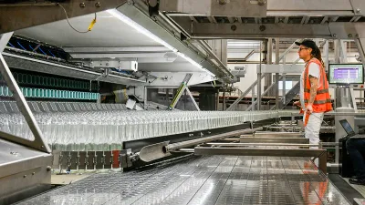 Prazdroj investoval přes miliardu korun do vratných lahví. V Česku bude zálohovaná celá jeho tuzemská produkce ve skle