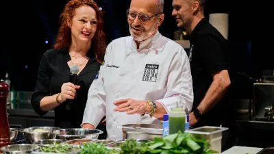 Zdeněk Pohlreich byl na MAKRO Czech Gastro Festu oceněn Cenou za celoživotní přínos české gastronomii 