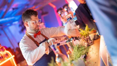 "It's Soooooo Fine." Finlandia vodka odhalila novou globální kampaň. Chce oslovit mladší dospělé publikum v Česku a na Slovensku