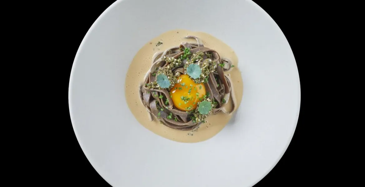 Žaludové tagliatelle nebo zmrzlina z černého jablka. Jak vypadá jarní menu v Tritonu? | Foto: