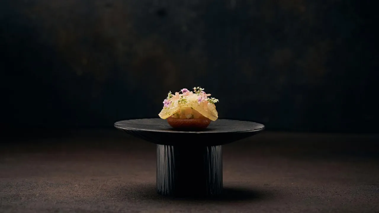 Björn Frantzén se stal jediným šéfkuchařem na světě s trojicí tříhvězdičkových restaurací Michelin