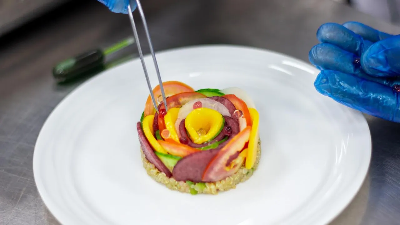 Inside the World’s Largest Pop-Up Kitchen: How Emirates Flight Catering Is Feeding the Dubai Airshow