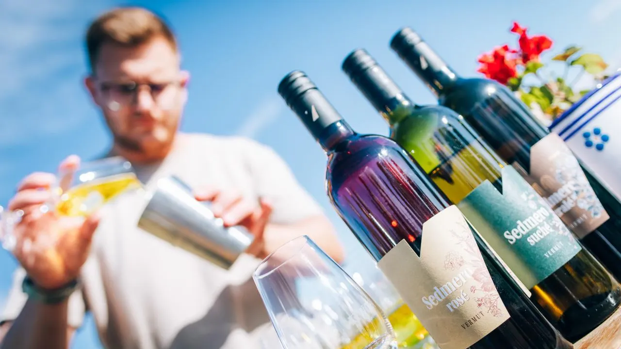 Stávek & Vikeza znovu staví vermut do centra dění. Sedmero se vrací v ročníku 2026