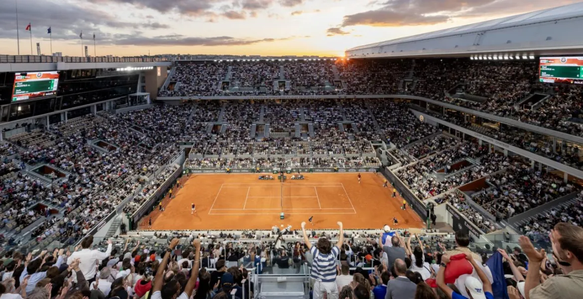 Roland-Garros 2026: Emirates brings top-class service and a great experience for fans back to the Paris clay courts. | Photo: courtesy of Emirates Flight Catering