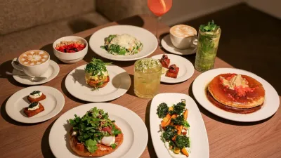 Víkend jako rituál. Parzival servíruje brunch podle Gala Ben Moshe