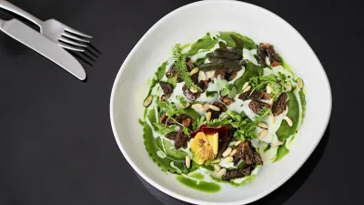 Takto vypadá letní menu Tomáše Černého v restauraci Dejvická 34