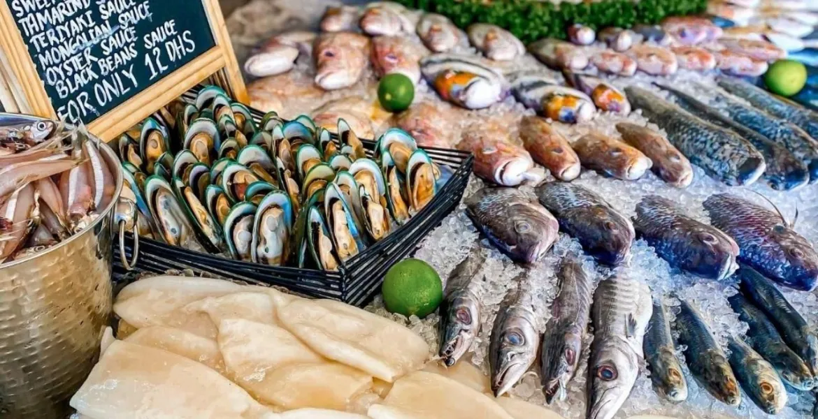 Výběr čerstvých ryb restaurace Fish Market