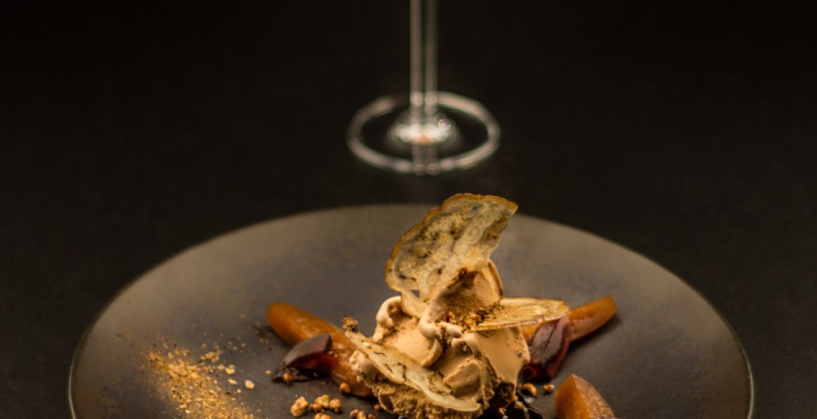 Lilek, lékořicová sůl, pekanový ořech, jablečný ocet | Foto: se svolením restaurace Coda