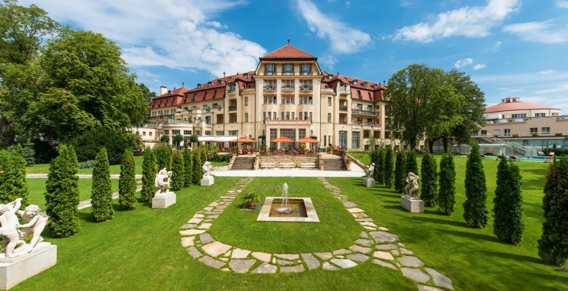 První pětihvězda na Slovensku. Hotel Thermia Palace zaujme neobvyklým designem i lázeňskými procedurami. | Foto: se svolením Hotelu Thermia Palac