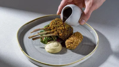 Mandarin Oriental otevřel novou restauraci Monastiq. Šéf kuchyně Michal Horváth vzdává poctu tradiční české gastronomii