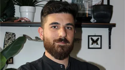 Prabába Slíva může být transcendentním symbolem, říká autor vítězné etikety pro výroční slivovici R. Jelínek