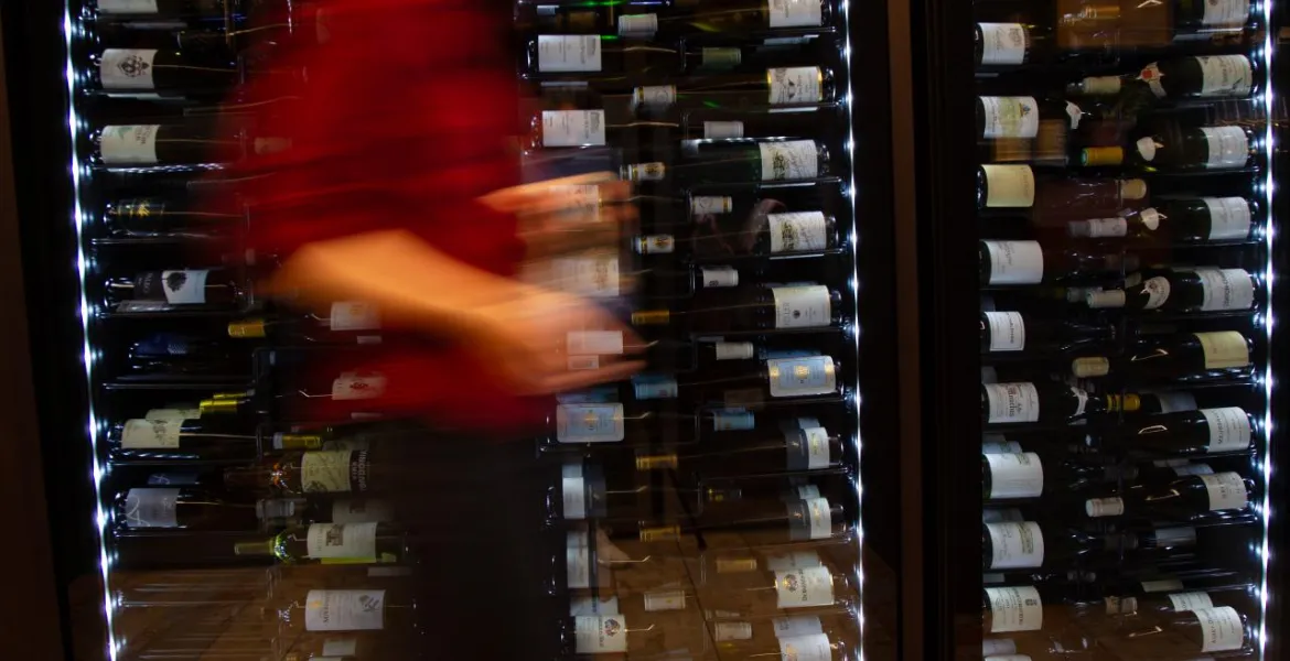 Za vinnou kartou restaurace Monarch stojí láska majitelů ke špičkovým vínům a tendence provozovat restauraci, ve které se prémiová vína skutečně otvírají a pijí. | Foto: se svolením restaurace Monarch