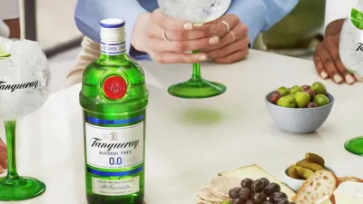 Legendární gin Tanqueray nově opíjí pouze chutí, alkoholem ne