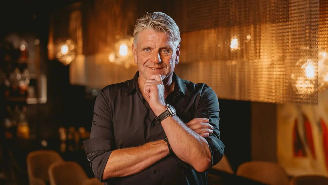 Ve věku 60 let náhle zemřel slavný šéfkuchař Jonnie Boer z trojhvězdové michelinské restaurace De Librije. Učil se u něj Knedla i Forejt