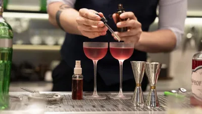 Do finále české World Class 2025 postoupilo 12 nejlepších barmanů – rozhodovalo se v baru Forbína