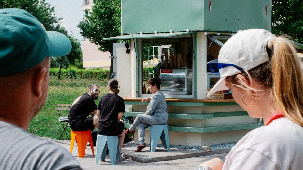 Croissant mezi paneláky. Dezertína přepisuje pravidla gastronomie na brněnských Vinohradech