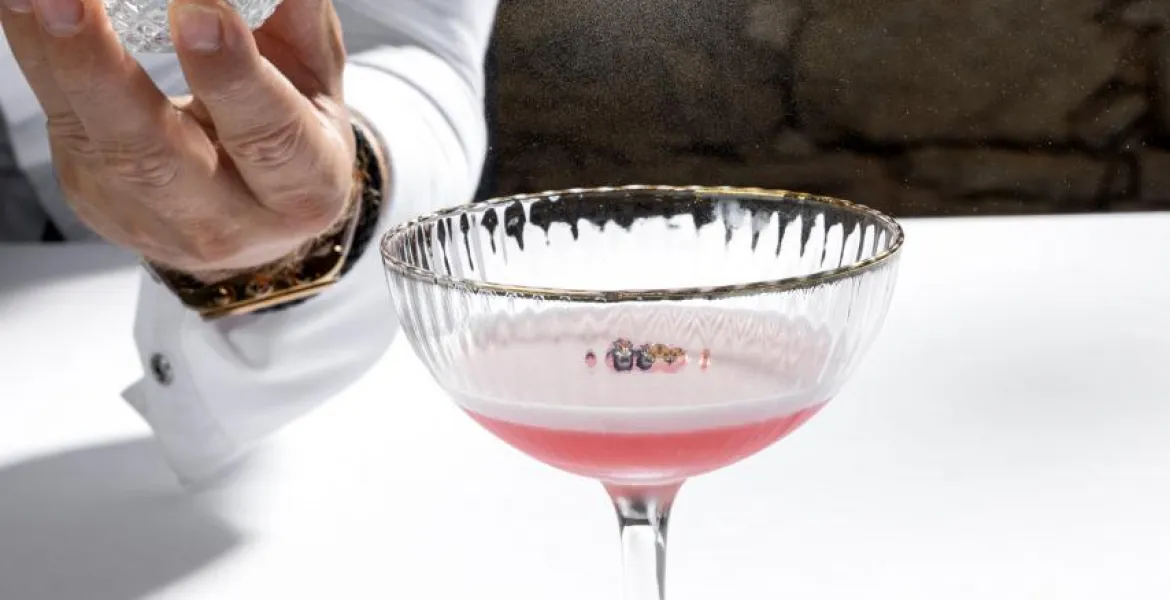 Gaspachosour: nealkoholický gin, jahody, rajče, paprika, okurka I Foto: se svolením restaurace Salabka