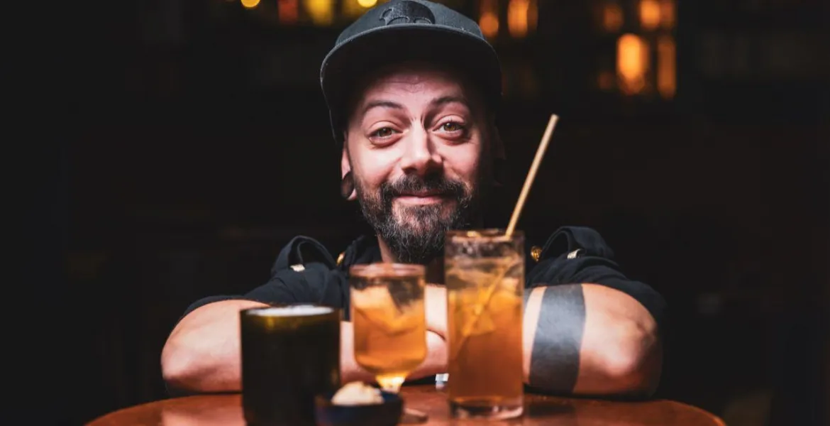 Whiskey v rukou Pilotů: Jak vršovický bar proměnil irskou legendu v koktejlové divadlo. I Foto: VisitChef.com