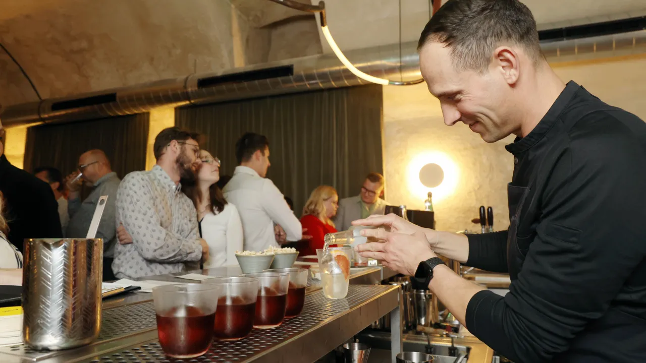 Mexická elegance, české barové umění a pocta Día de los Muertos. Patrón tequila v Almě předvedla parádní show