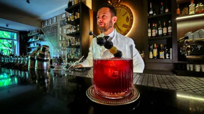 Záhir v Nitře: tam, kde se příběhy míchají do koktejlů a chutnají po čerstvých bylinkách a přátelství