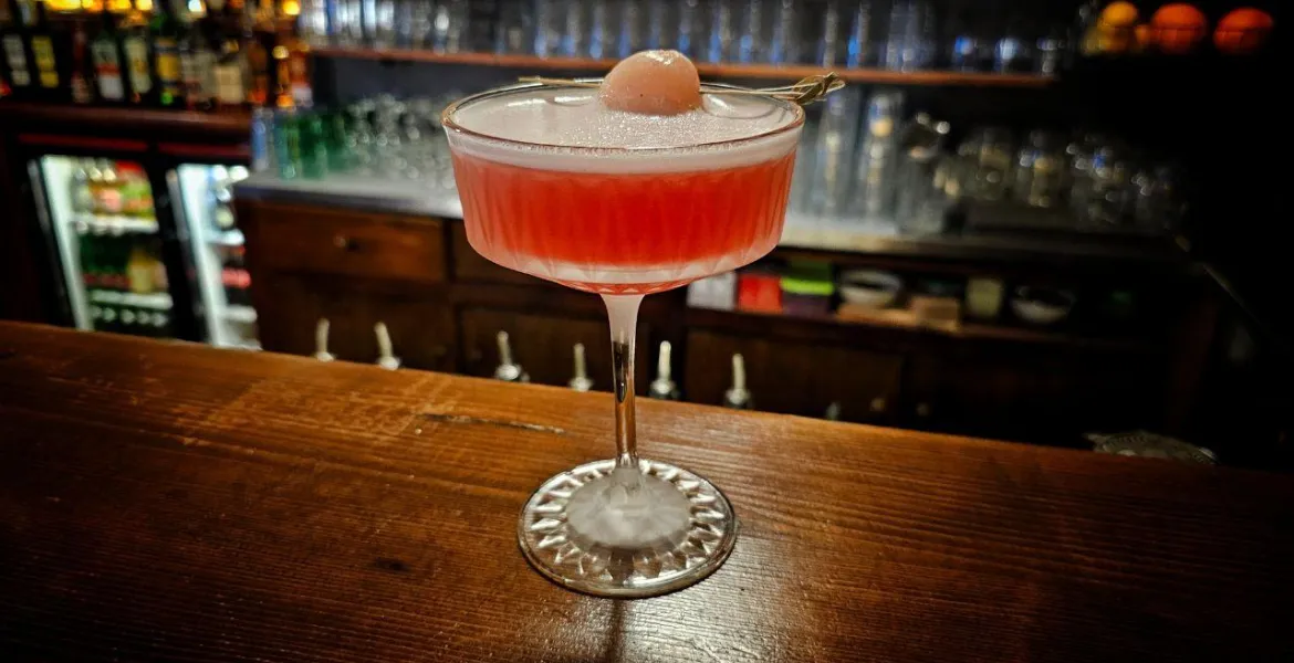 Koktejl Lechee Lee na vodce Smirnoff z dílny barmanů pražského Repere baru. | Foto: VisitChef.com