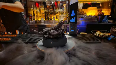 Noční elegance ve skle: Stoli Elit Night září v Buddha-Baru Prague