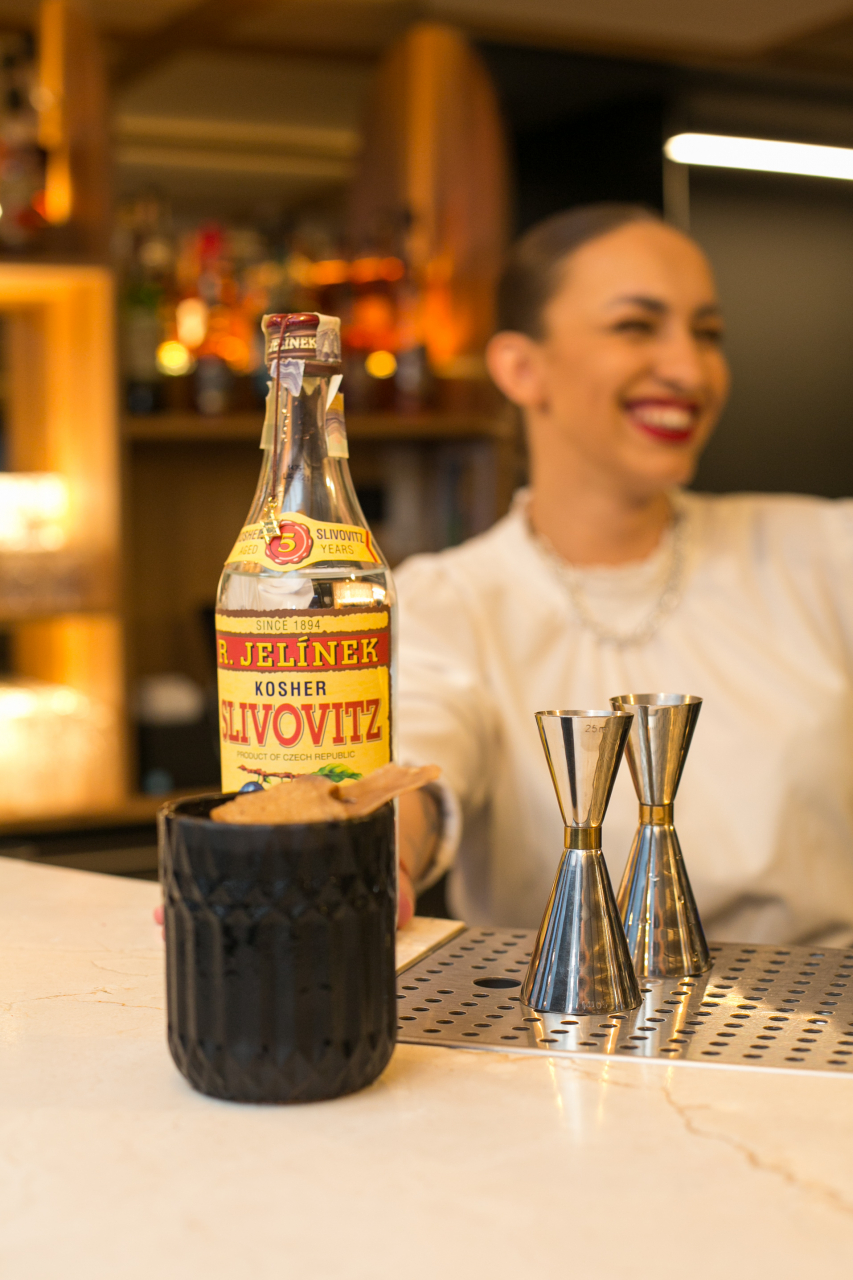 Samantha Pracha ov Bu te Origin lny VisitChef